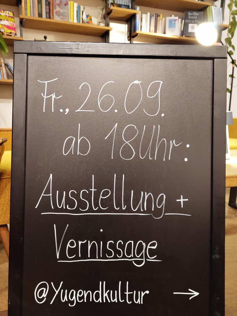 Ausstellungsvernissage mit Jonas Lipa @Yugendkultur. Bild: © Literaturbüro EMR.